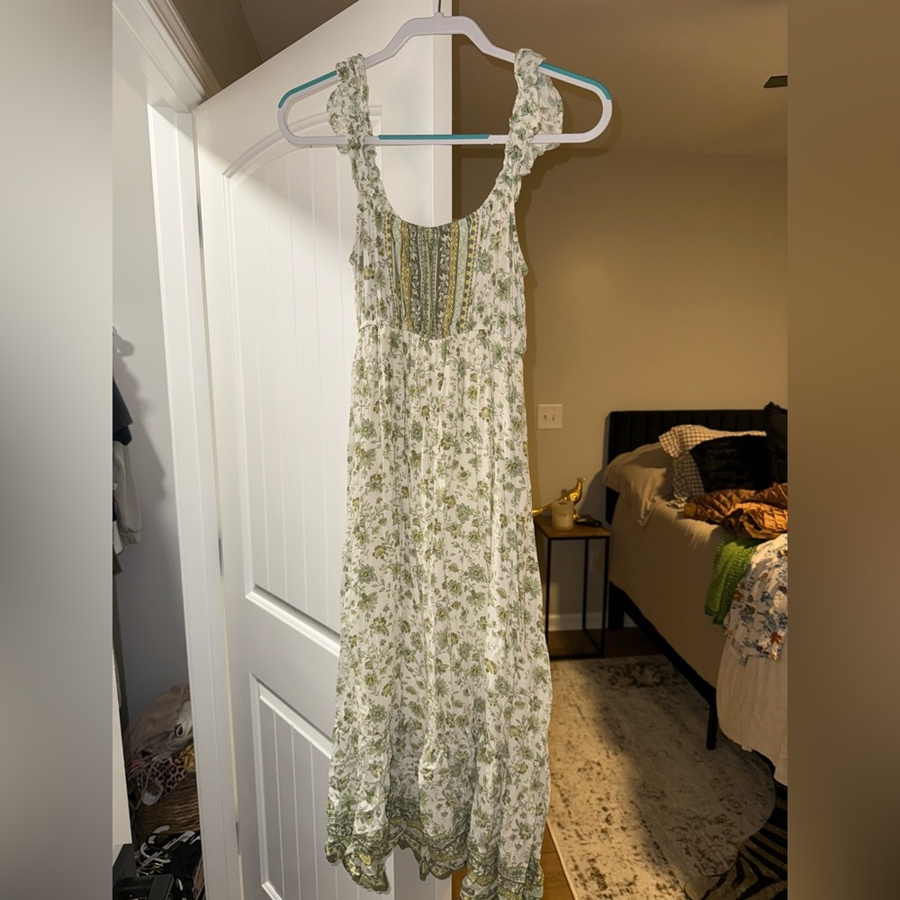 Floral boutique midi dress